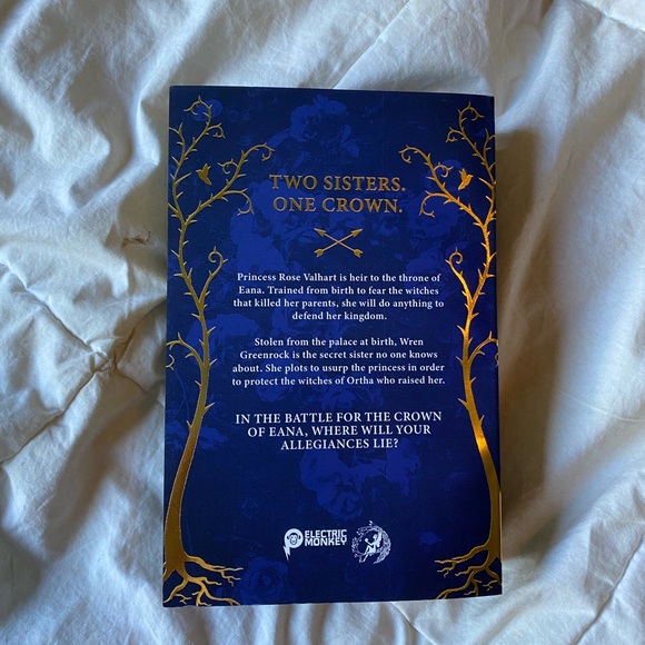 Twin Crowns - Picture 3 of 4